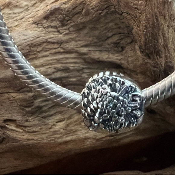 NEW Authentic CHAMILIA- November Chrysanthemum Flower Silver 925 Charm Garden - Picture 2 of 4